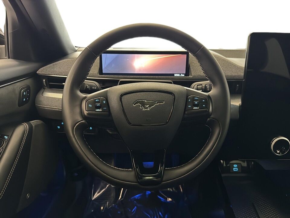 2022 Ford Mustang Mach-E  - Desmeules Chrysler