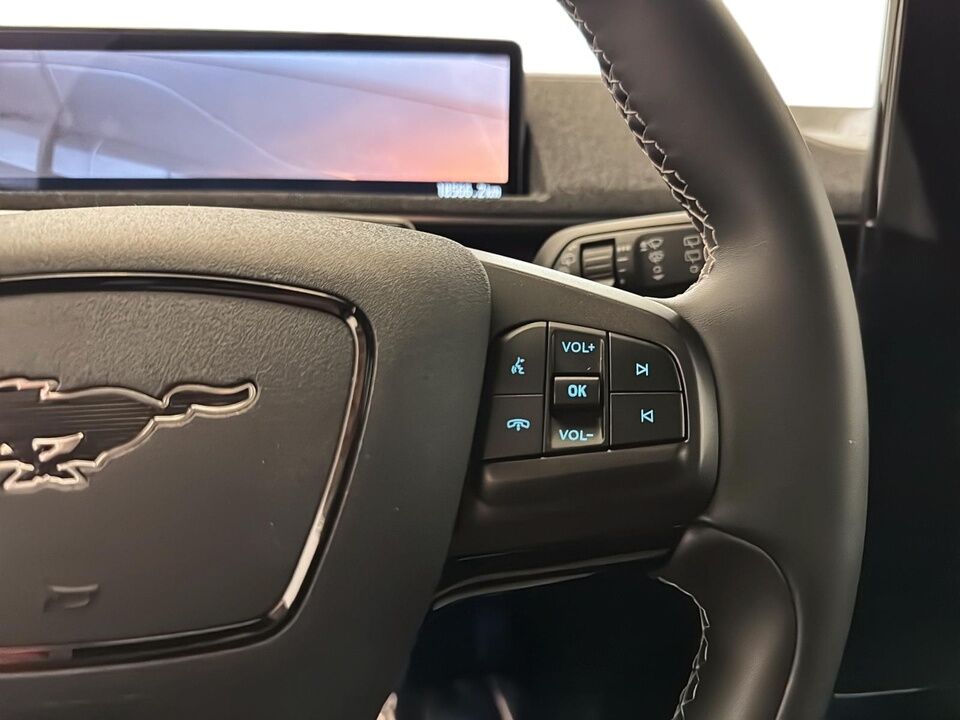 2022 Ford Mustang Mach-E  - Desmeules Chrysler