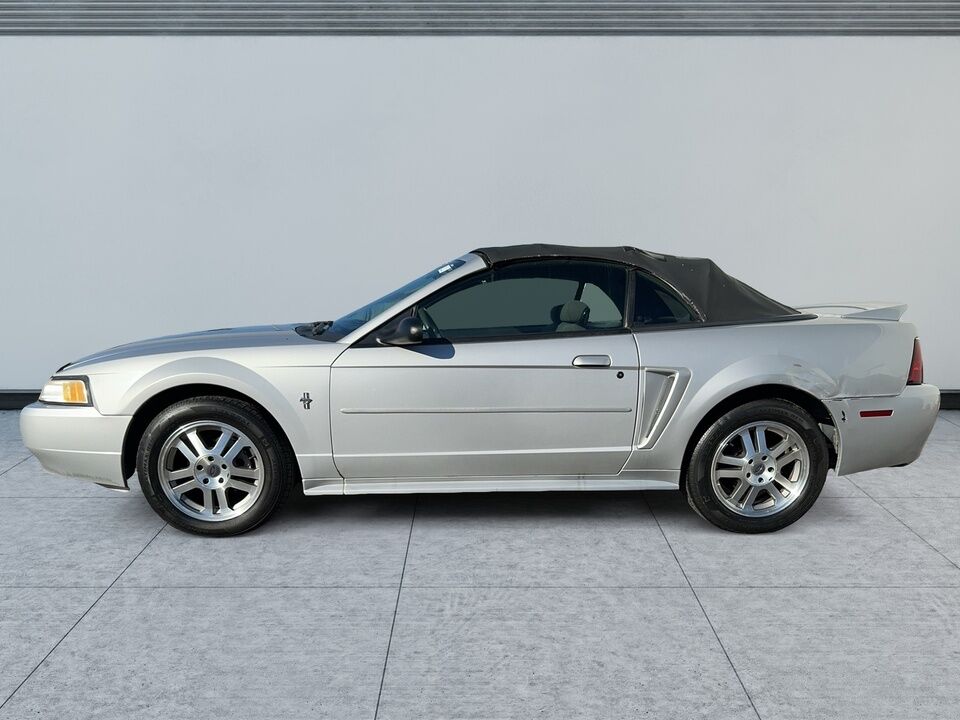 2000 Ford Mustang  - Desmeules Chrysler