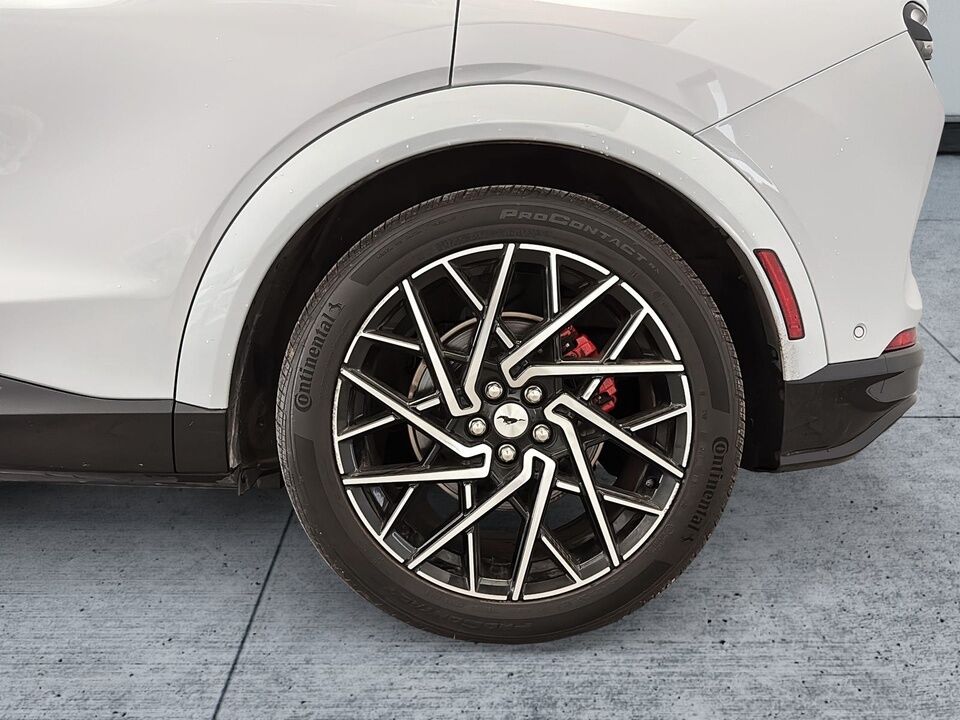 2022 Ford Mustang Mach-E  - Desmeules Chrysler