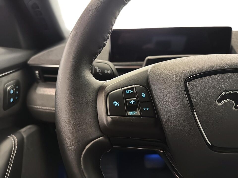 2022 Ford Mustang Mach-E  - Desmeules Chrysler