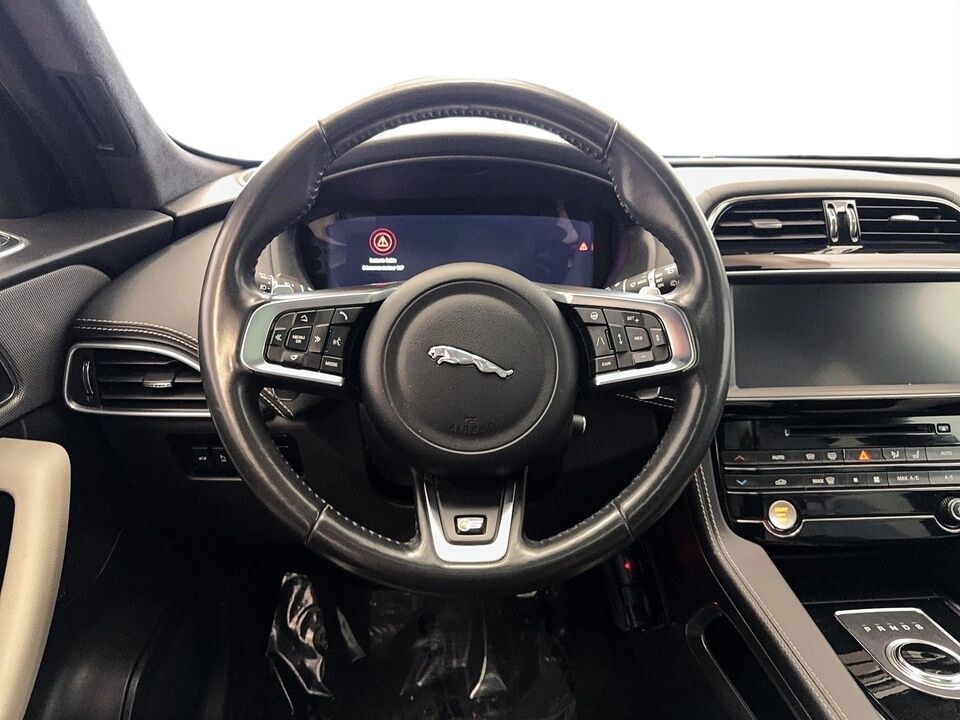 2020 Jaguar F-PACE  - Desmeules Chrysler