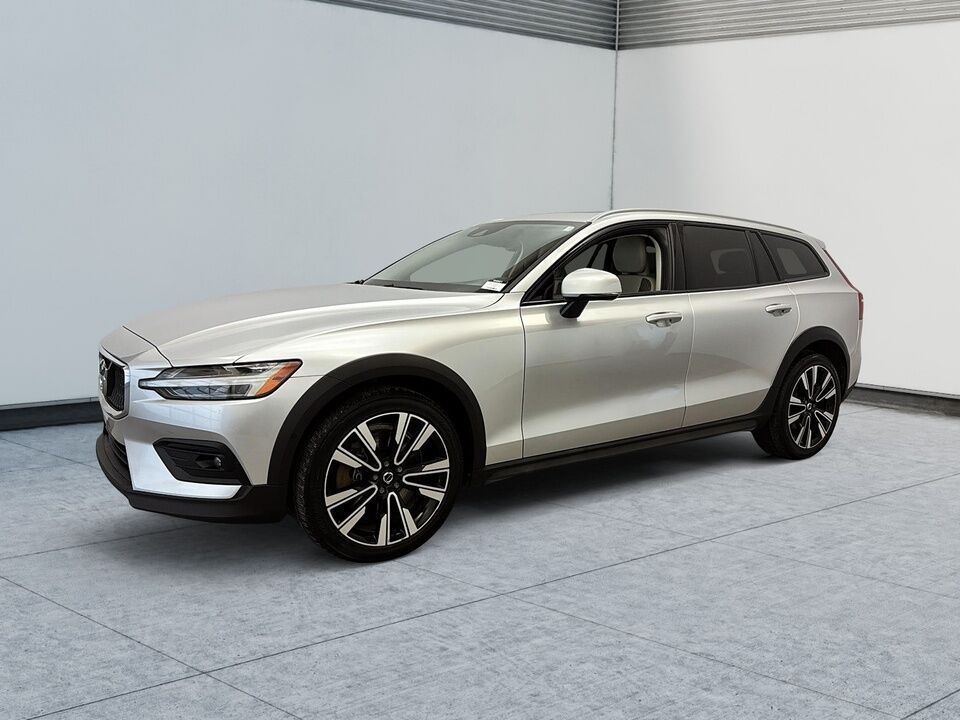 2021 Volvo V60 Cross Country  - Desmeules Chrysler