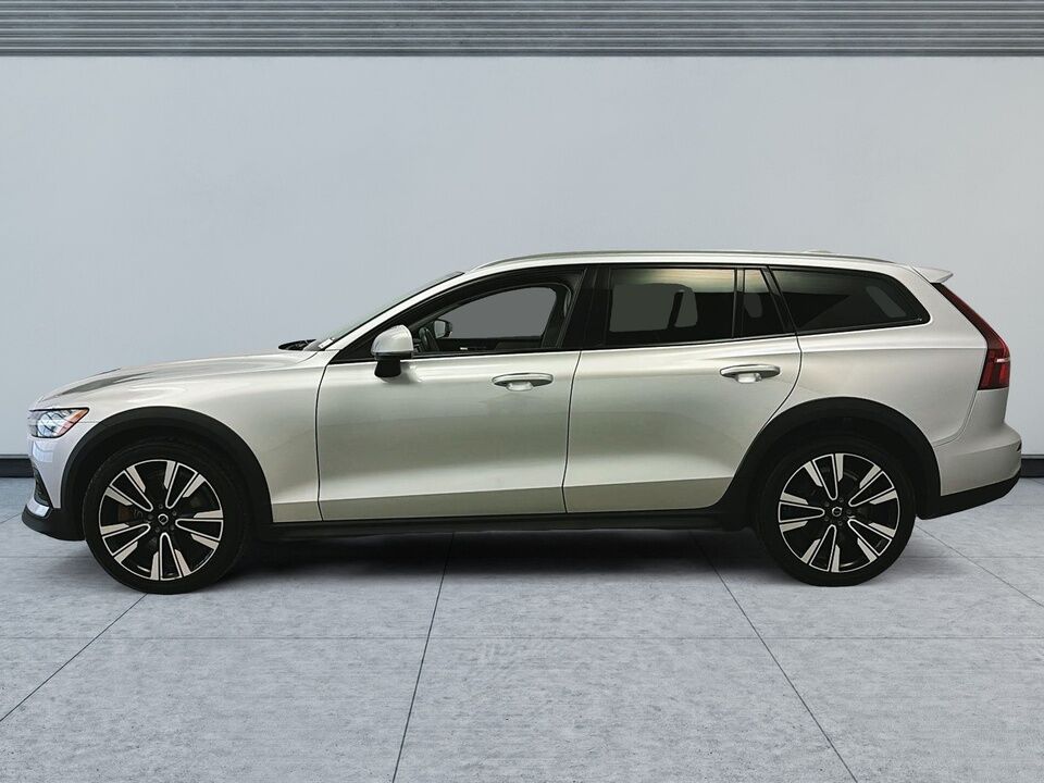 2021 Volvo V60 Cross Country  - Desmeules Chrysler