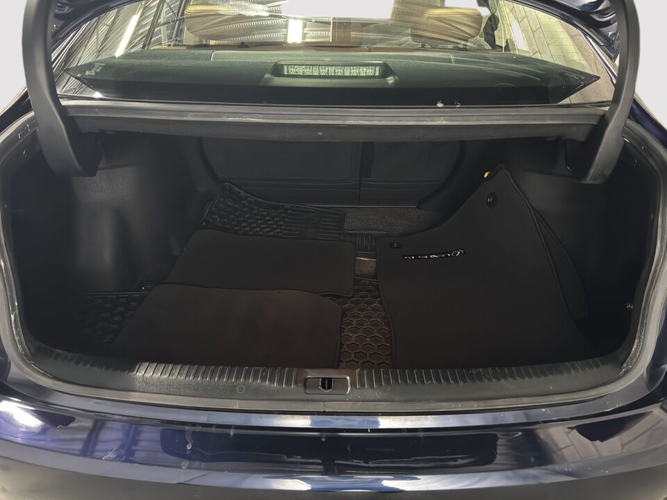 2017 Lexus IS  - Desmeules Chrysler