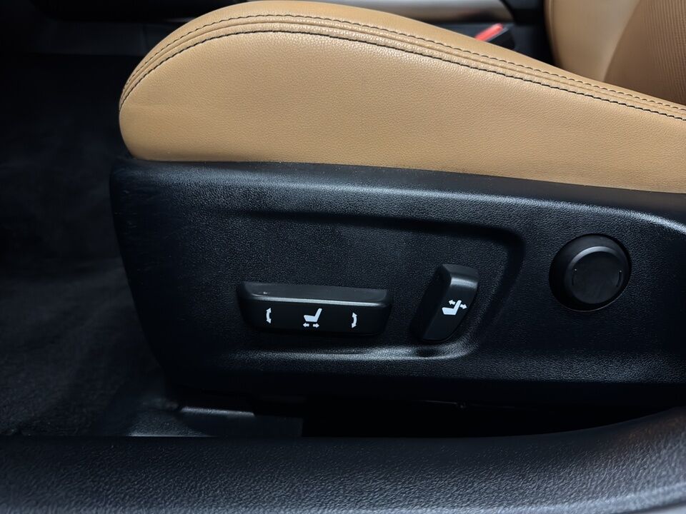 2017 Lexus IS  - Desmeules Chrysler