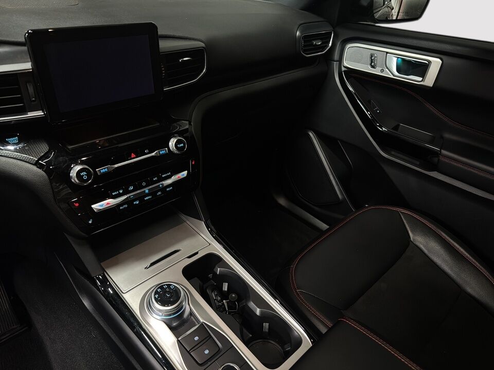 2023 Ford Explorer  - Desmeules Chrysler