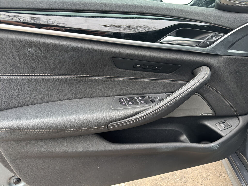 2019 BMW 5 Series  - Desmeules Chrysler