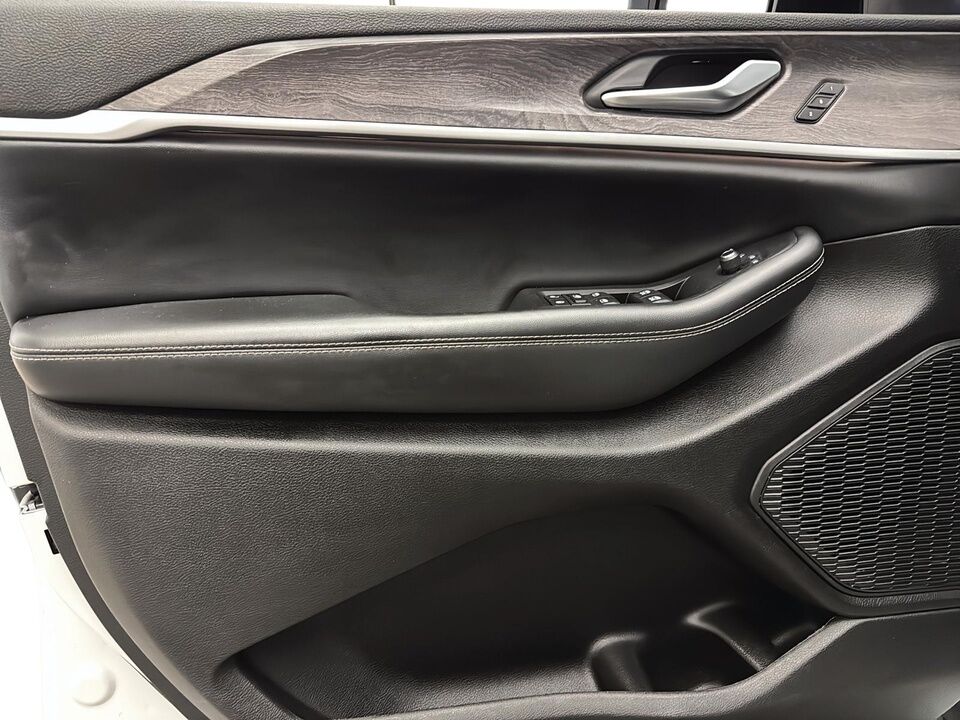 2023 Jeep Grand Cherokee  - Desmeules Chrysler