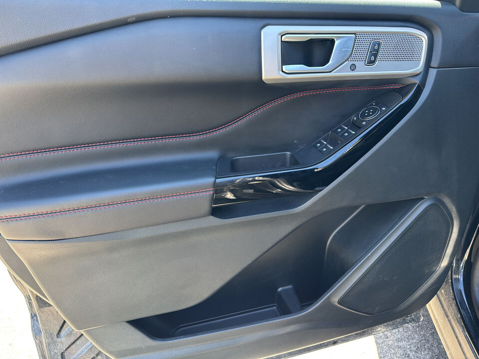 2023 Ford Explorer  - Desmeules Chrysler