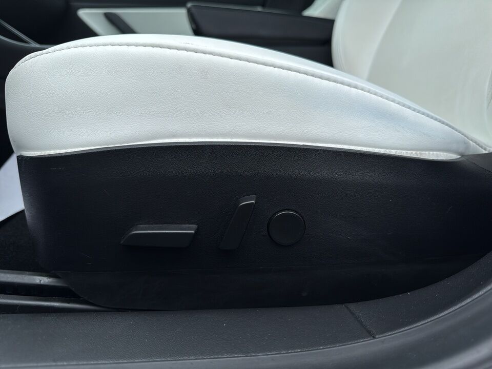 2020 Tesla Model 3  - Desmeules Chrysler