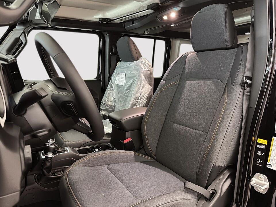 2025 Jeep Wrangler  - Desmeules Chrysler