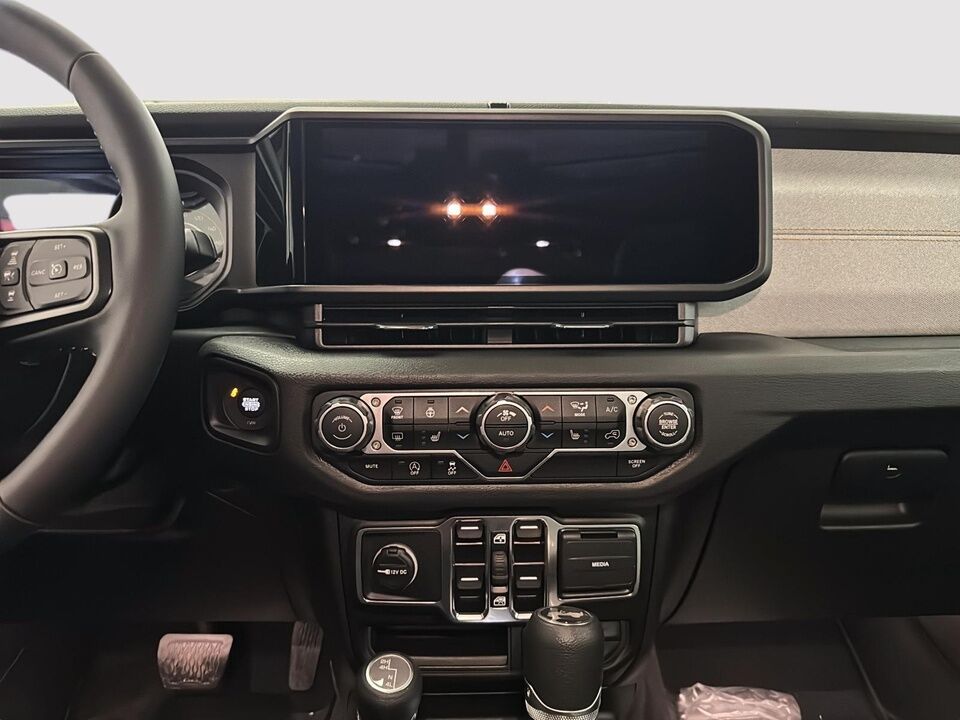 2025 Jeep Wrangler  - Desmeules Chrysler