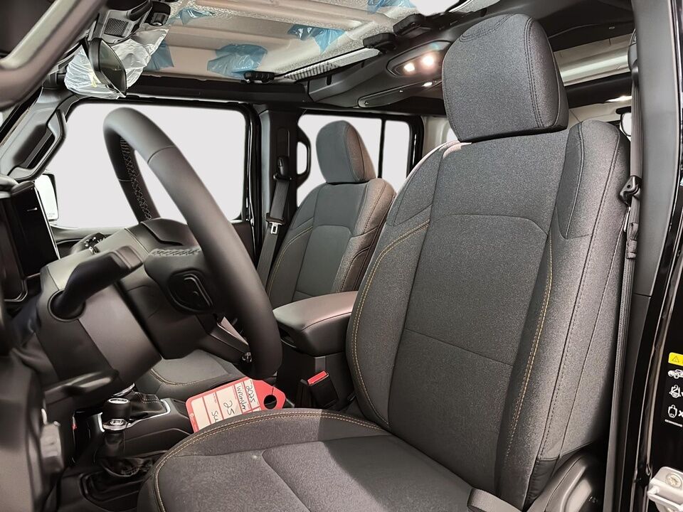 2025 Jeep Wrangler  - Desmeules Chrysler