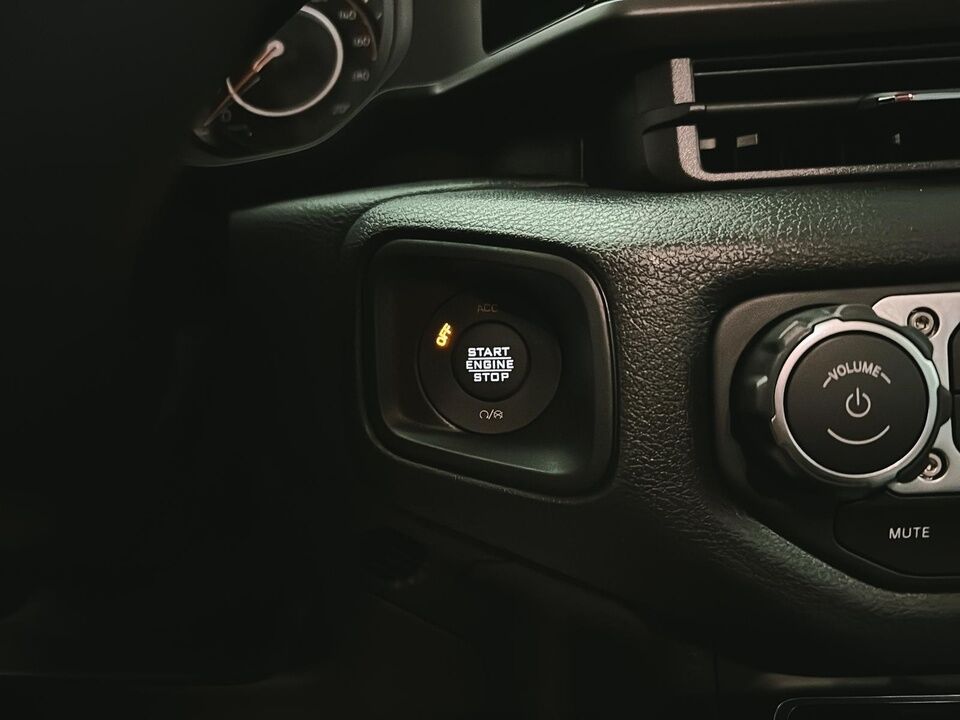 2025 Jeep Wrangler  - Desmeules Chrysler