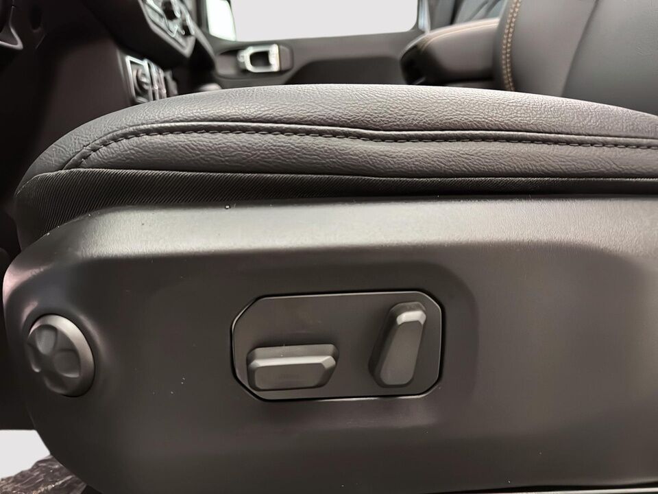 2025 Jeep Wrangler  - Desmeules Chrysler