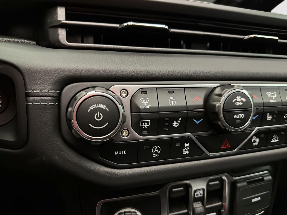 2025 Jeep Wrangler  - Desmeules Chrysler