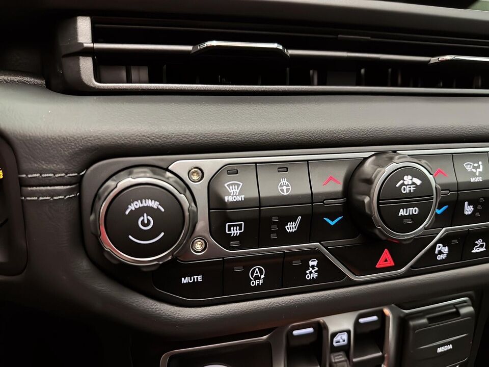 2025 Jeep Wrangler  - Desmeules Chrysler