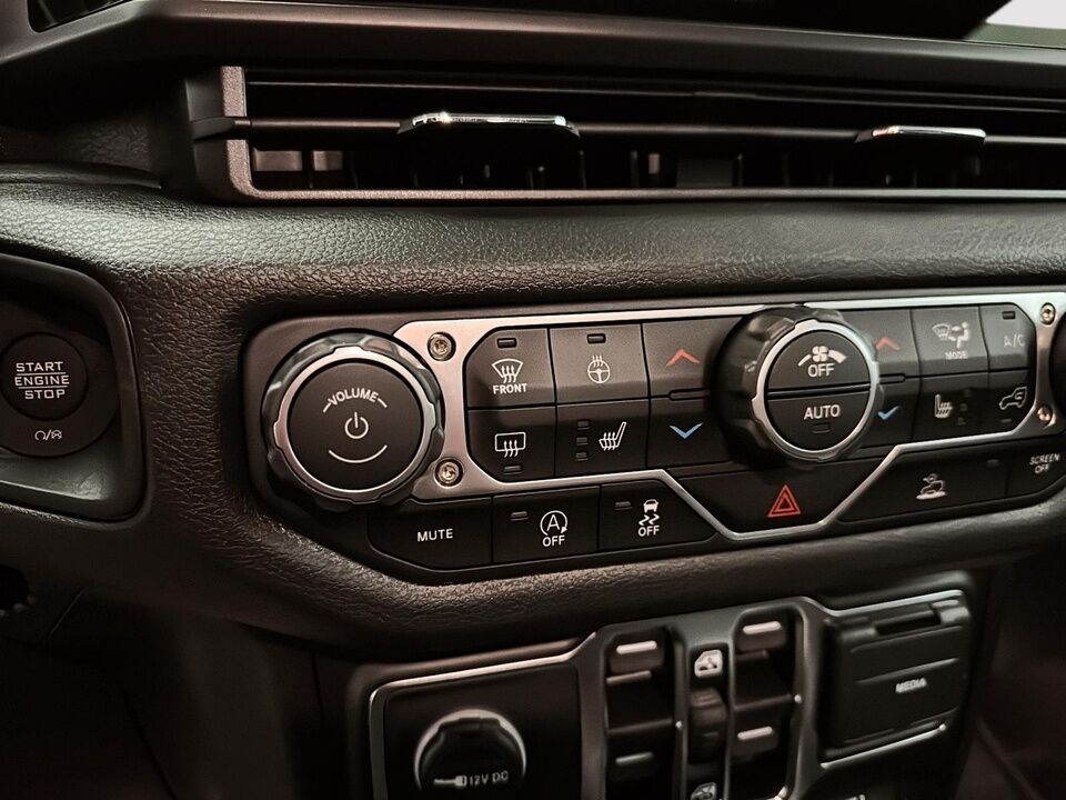 2025 Jeep Wrangler  - Desmeules Chrysler