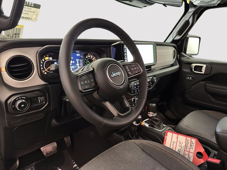 2025 Jeep Wrangler  - Desmeules Chrysler