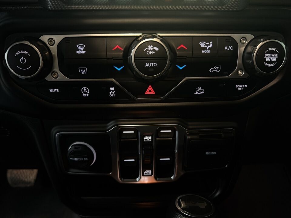 2023 Jeep Wrangler  - Desmeules Chrysler
