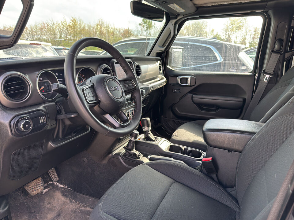 2023 Jeep Wrangler  - Desmeules Chrysler