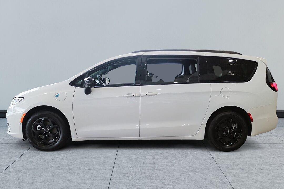 2024 Chrysler Pacifica Hybrid  - Blainville Chrysler