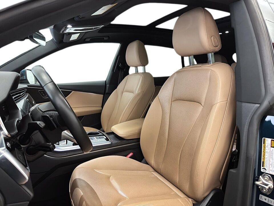 2021 Audi Q8  - Desmeules Chrysler