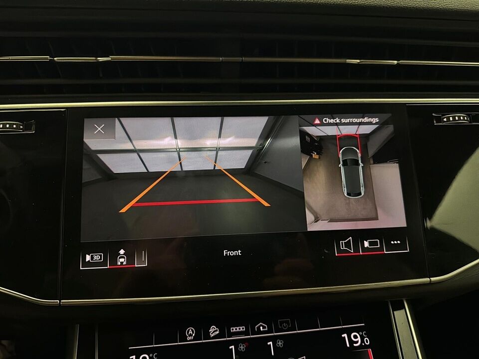 2021 Audi Q8  - Desmeules Chrysler