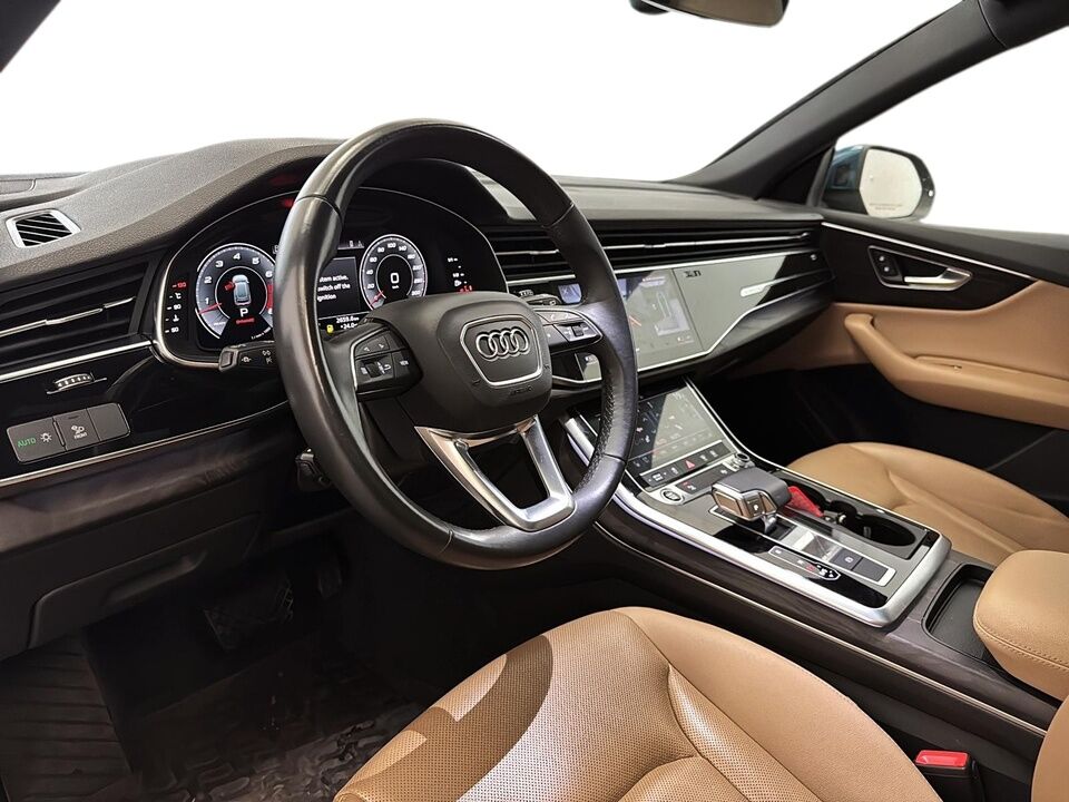 2021 Audi Q8  - Desmeules Chrysler