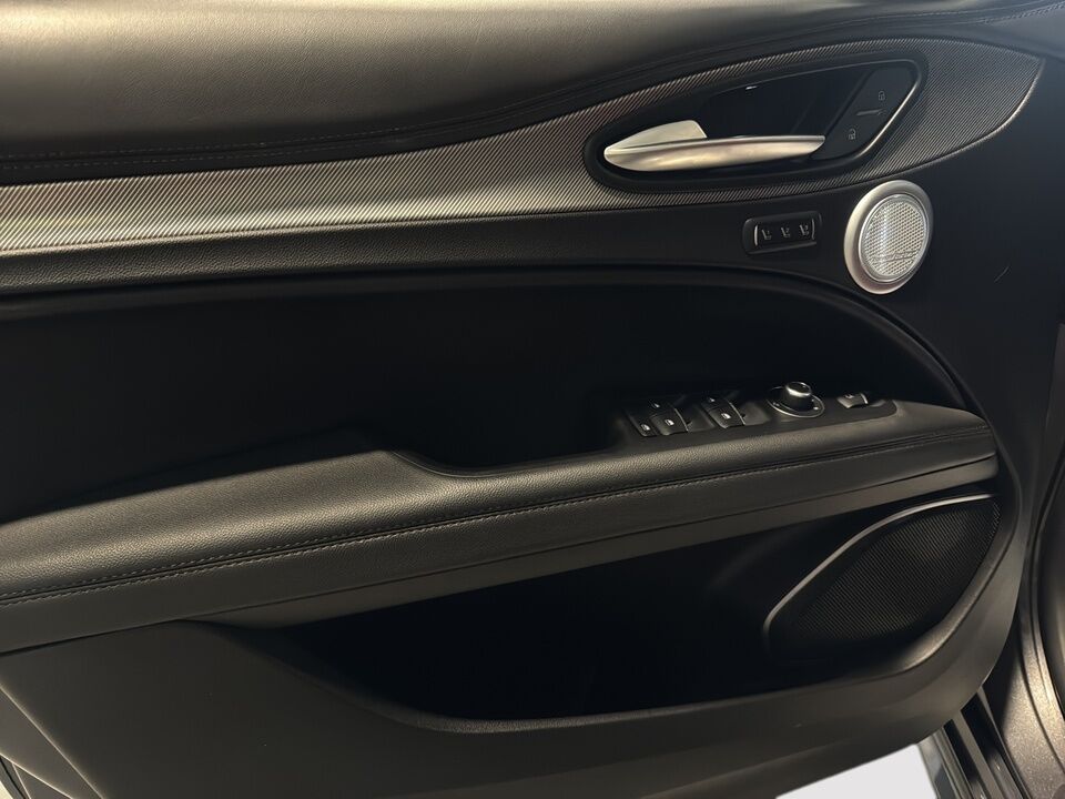 2023 Alfa Romeo Stelvio  - Desmeules Chrysler