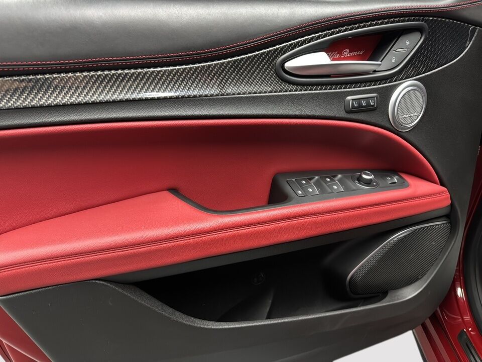 2021 Alfa Romeo Stelvio  - Desmeules Chrysler