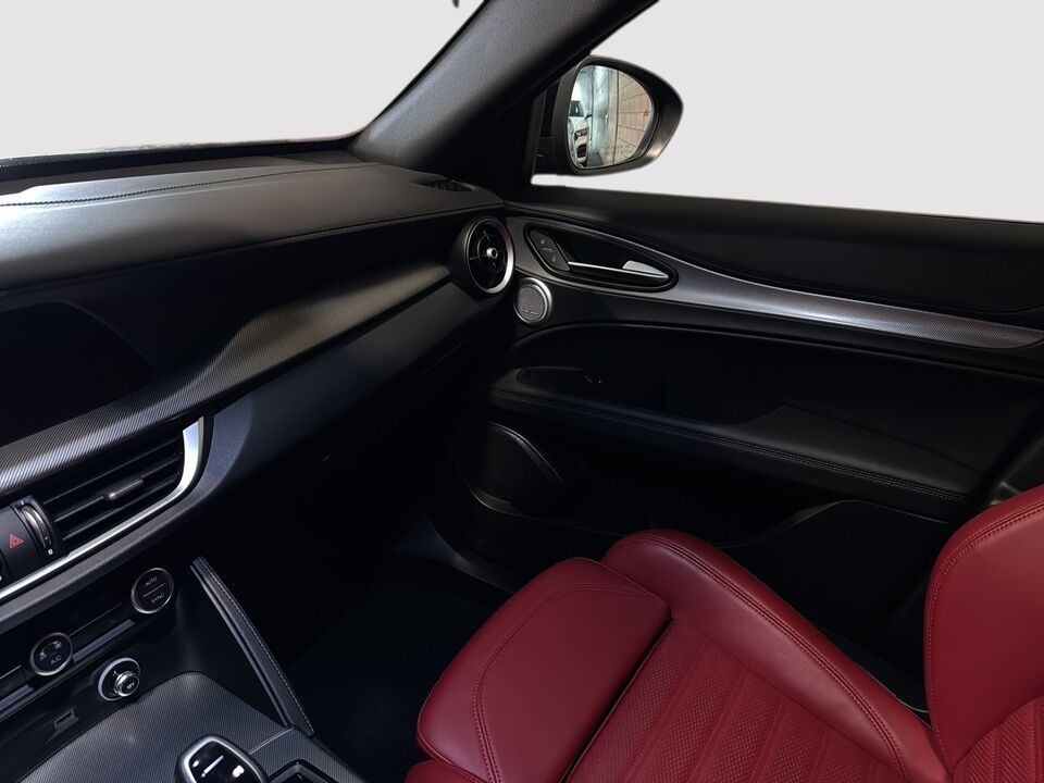 2023 Alfa Romeo Stelvio  - Desmeules Chrysler