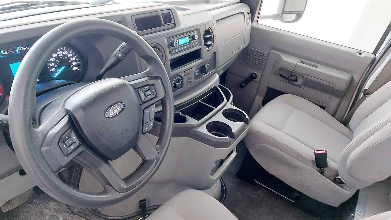 2021 Ford E-Series Cutaway  - Blainville Chrysler