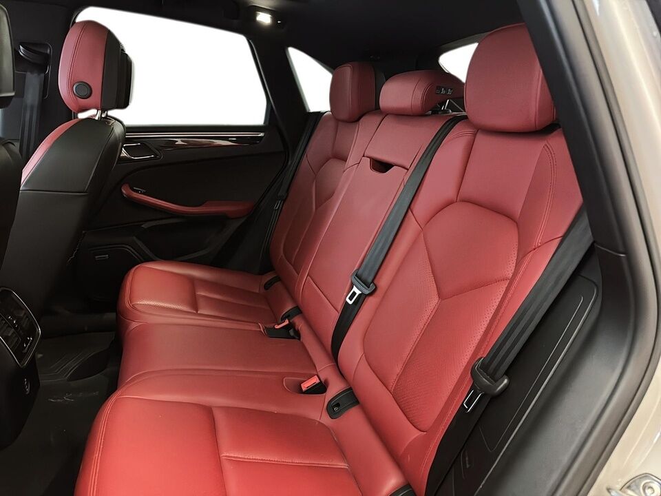 2020 Porsche Macan  - Desmeules Chrysler