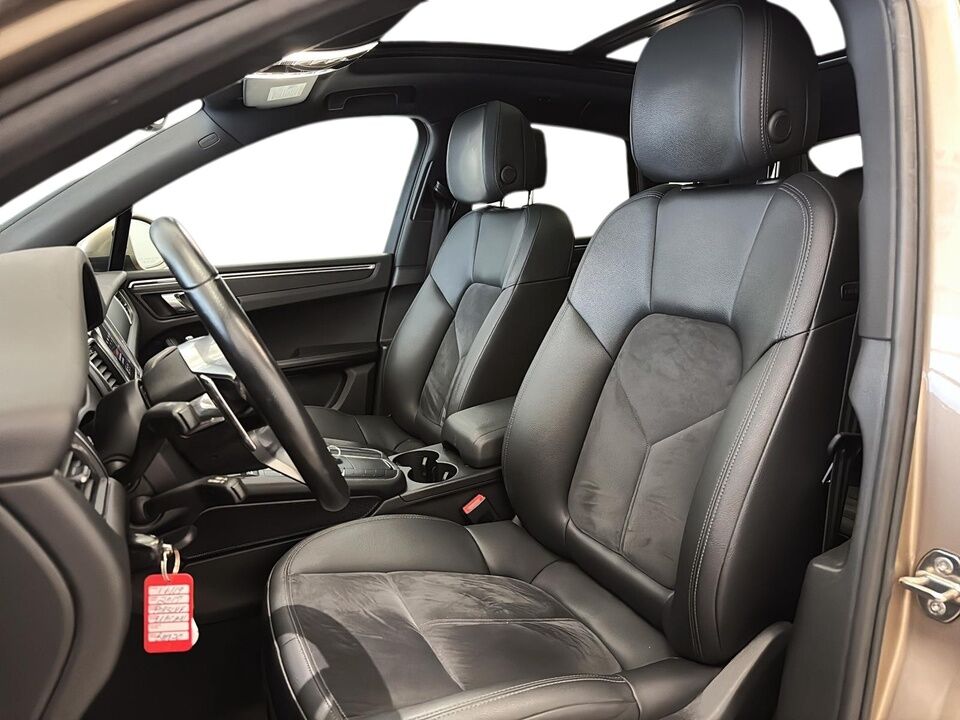2017 Porsche Macan  - Desmeules Chrysler