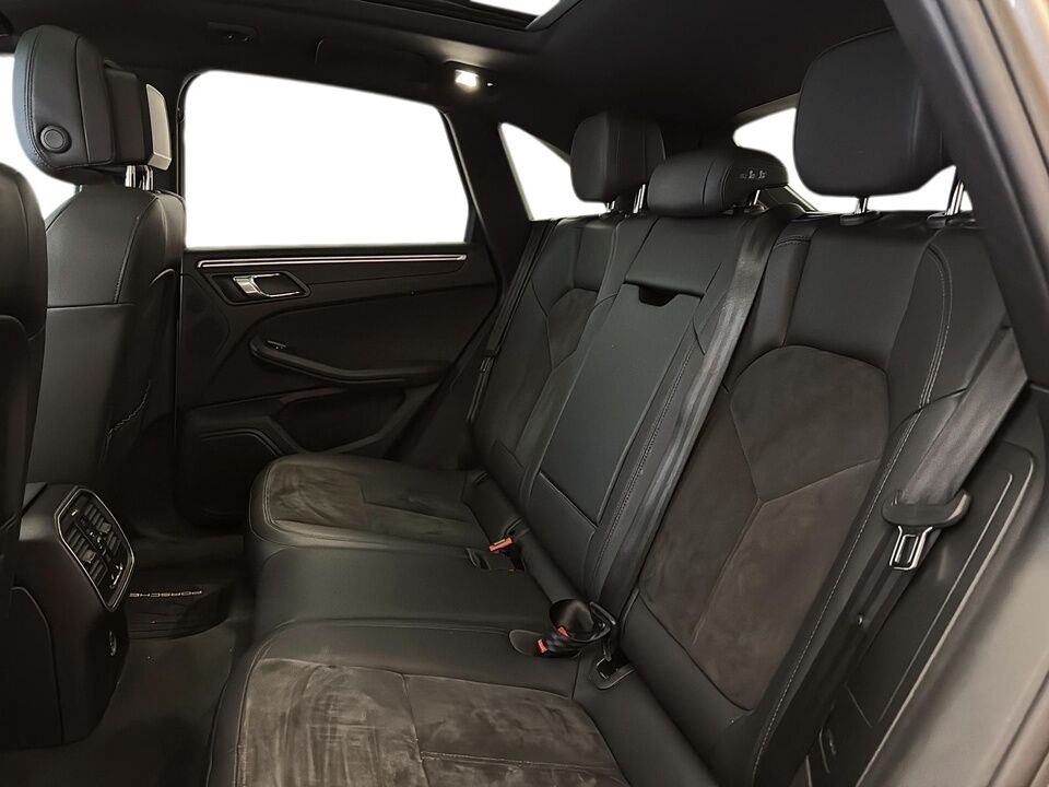 2017 Porsche Macan  - Desmeules Chrysler