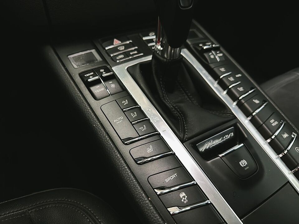 2017 Porsche Macan  - Desmeules Chrysler