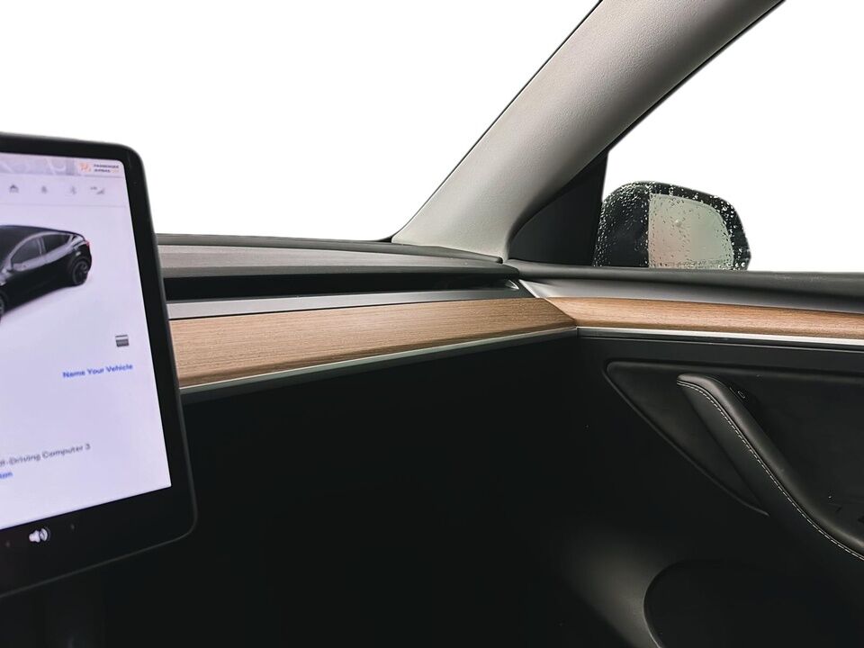 2022 Tesla Model Y  - Desmeules Chrysler