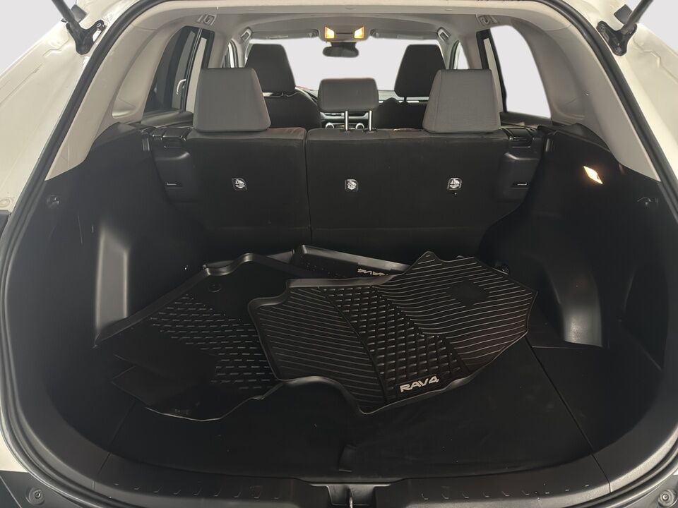 2021 Toyota RAV-4  - Desmeules Chrysler