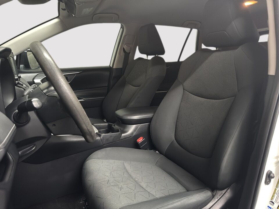 2021 Toyota RAV-4  - Desmeules Chrysler