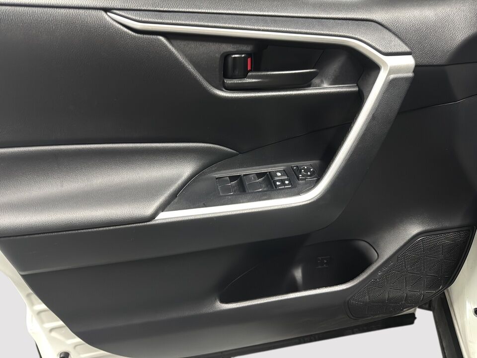 2021 Toyota RAV-4  - Desmeules Chrysler