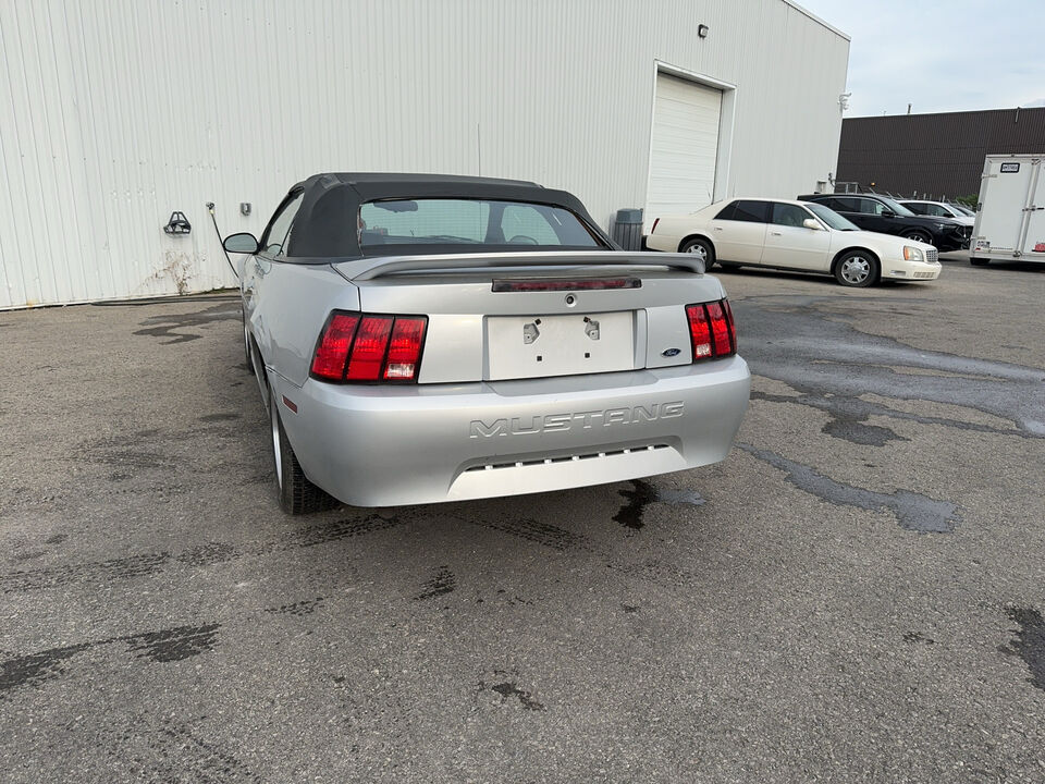 2000 Ford Mustang  - Blainville Chrysler