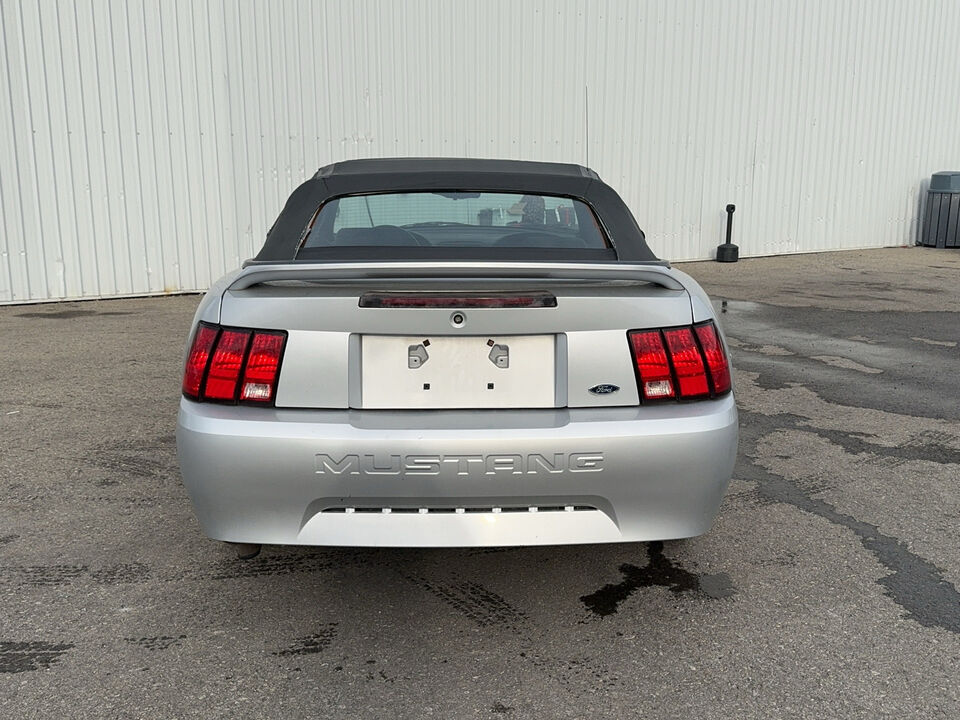 2000 Ford Mustang  - Blainville Chrysler