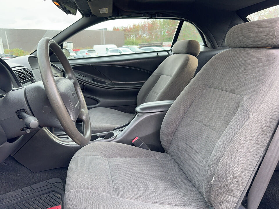 2000 Ford Mustang  - Blainville Chrysler