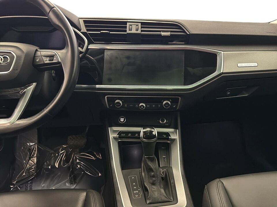 2021 Audi Q3  - Desmeules Chrysler