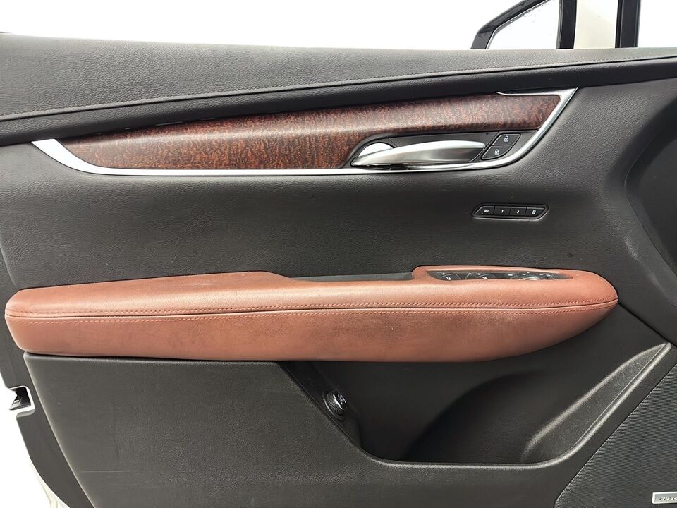 2022 Cadillac XT5  - Desmeules Chrysler