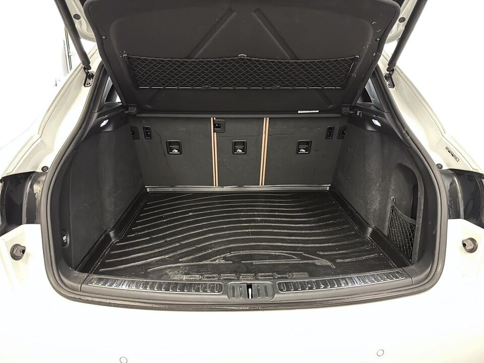 2019 Porsche Macan  - Desmeules Chrysler
