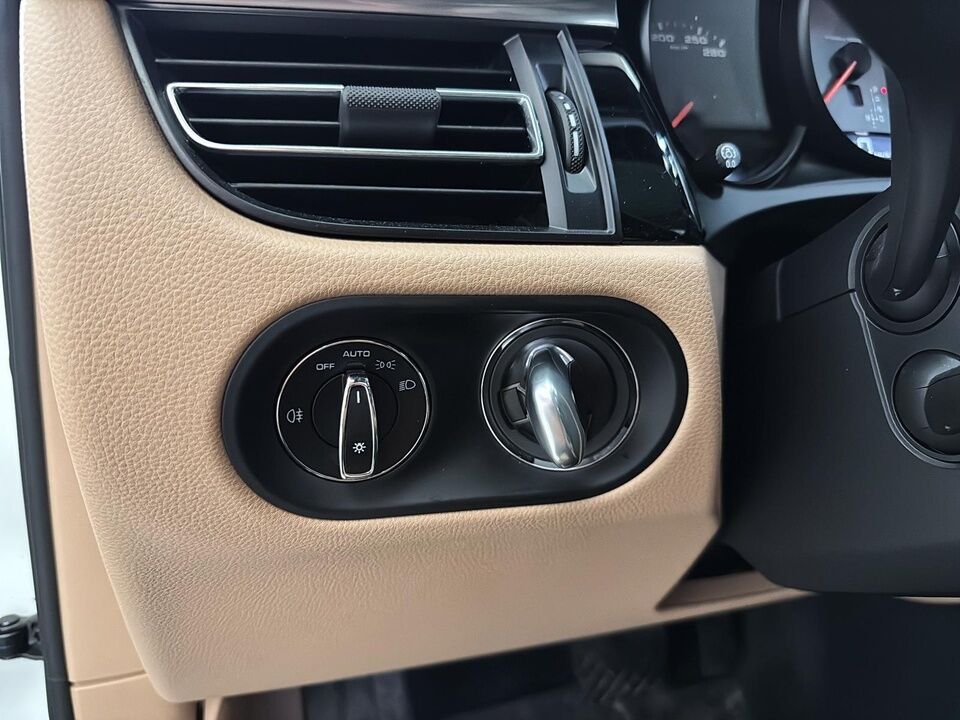 2019 Porsche Macan  - Desmeules Chrysler