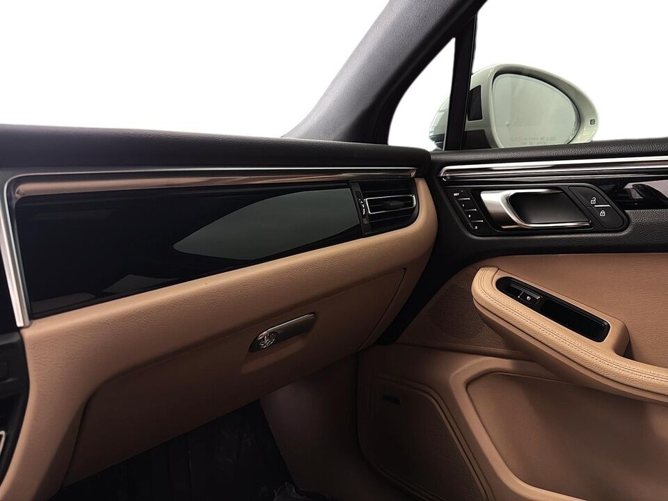 2019 Porsche Macan  - Desmeules Chrysler